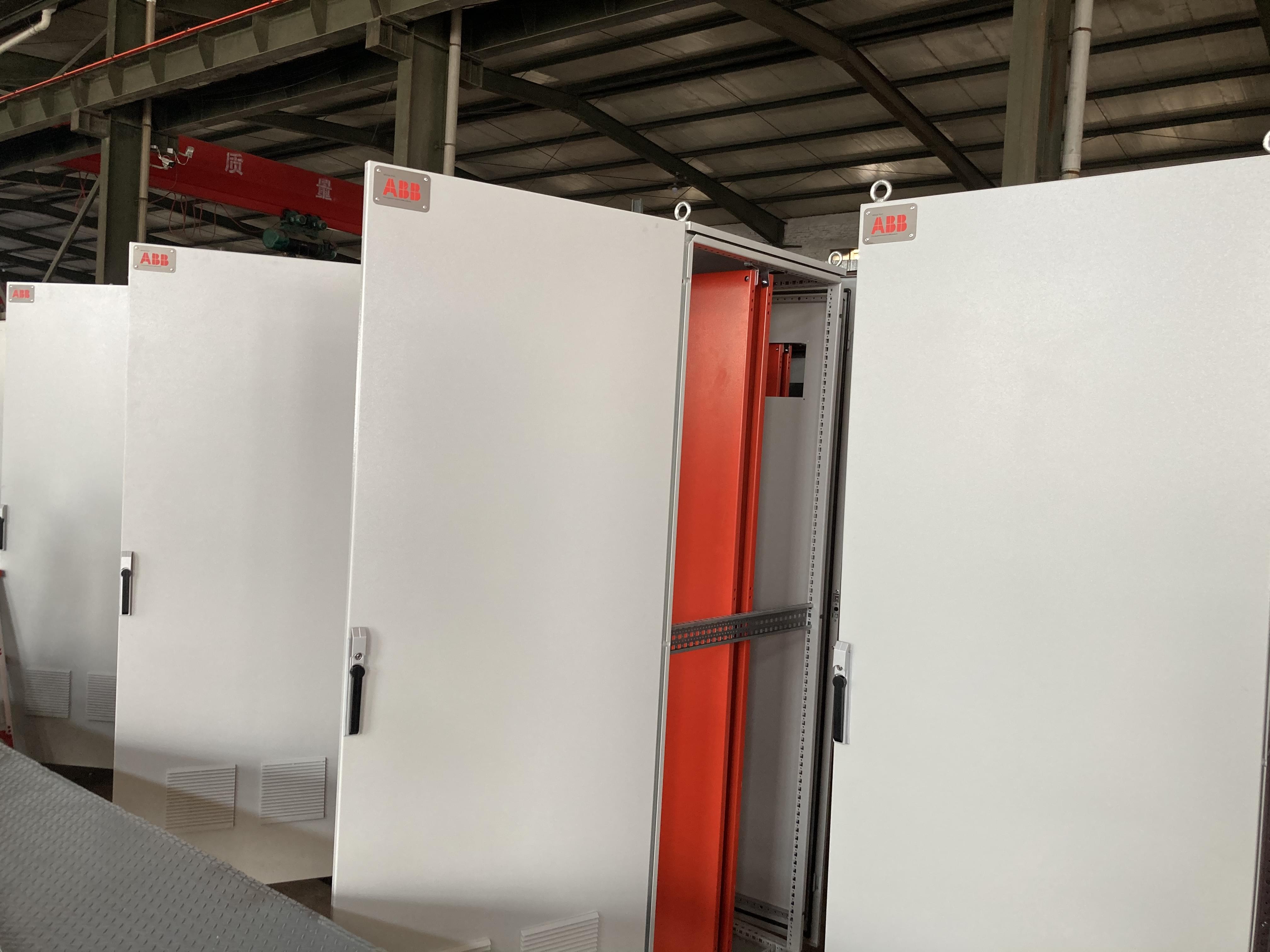 山東機箱機柜密封全攻略：門封條、接口防水與散熱孔設計如何保障工業(yè)環(huán)境穩(wěn)定運行？